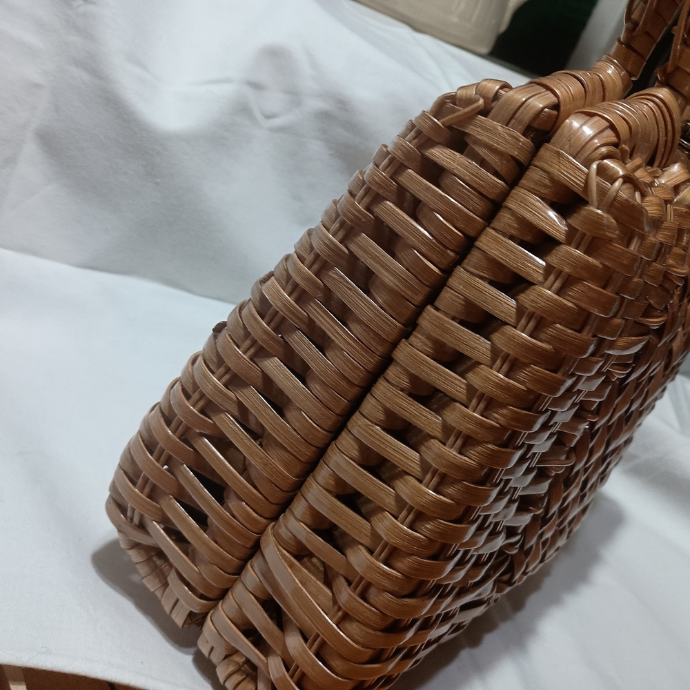 Elegant SIMON Woven Top-Handle Handbag Hand Made in Hong Kong - Picture 9 of 15